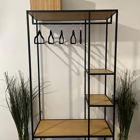 Iris Apartment *